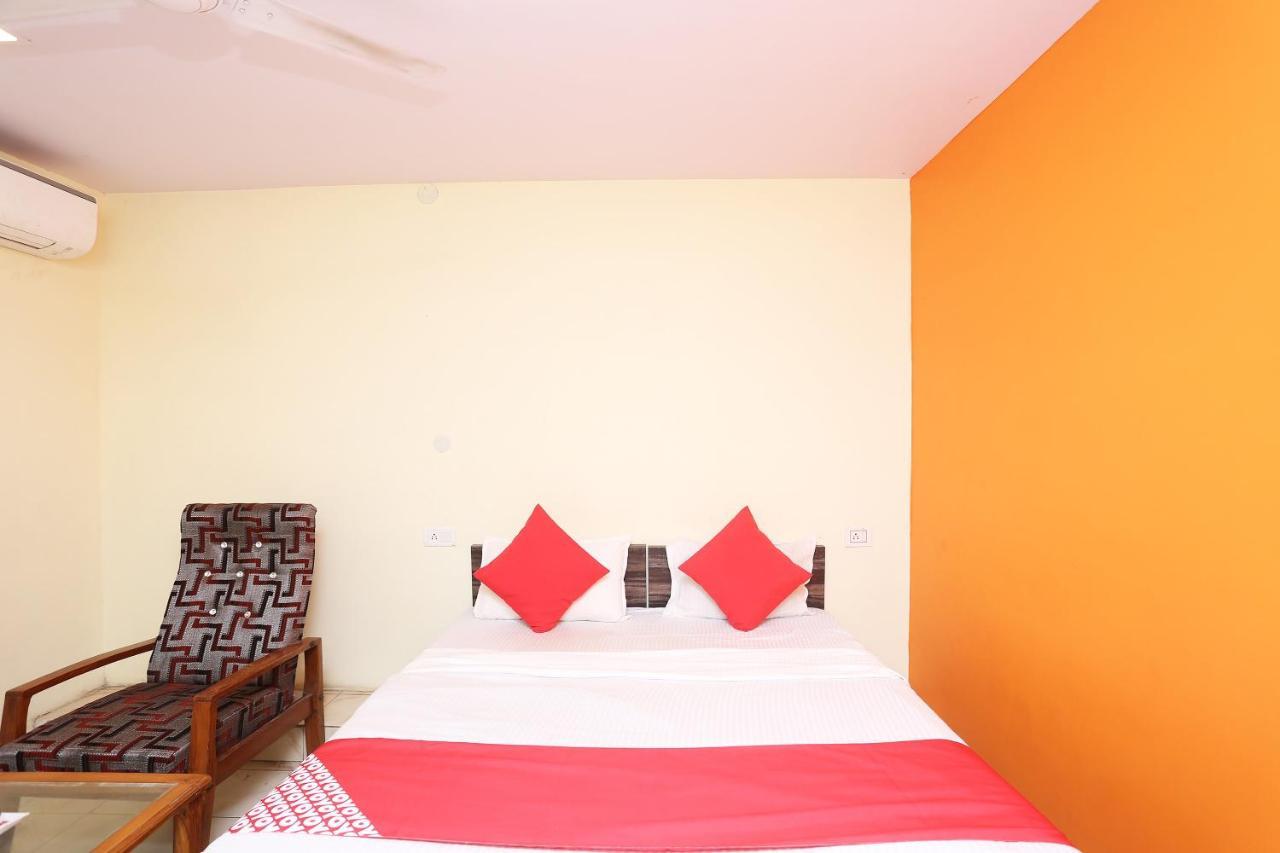 Oyo 37533 Hotel Ashirwad Jabalpur Exteriör bild